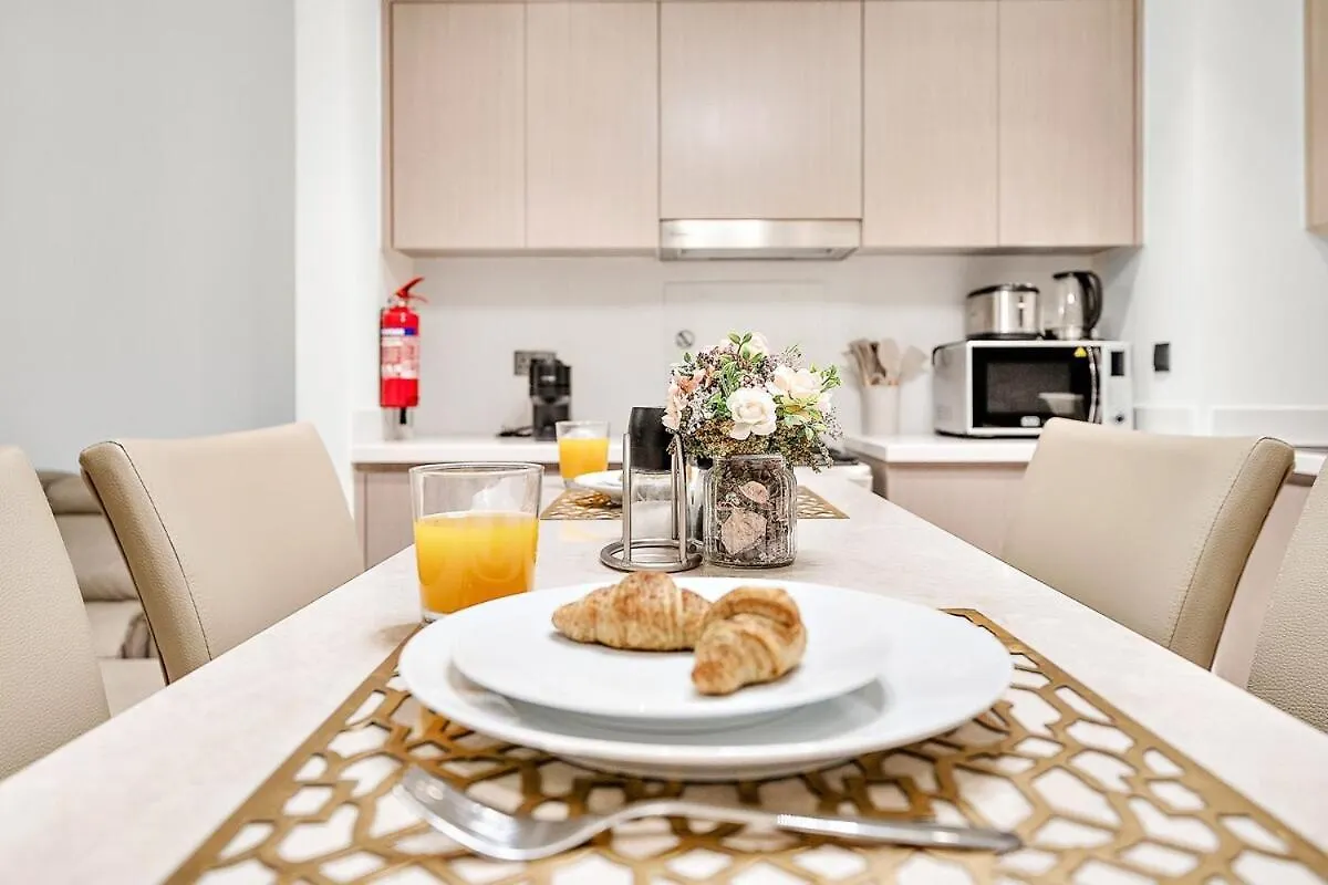 First Class 2Br Mesmerizing Views Dubai